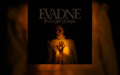 Review: EVADNE hipnotiza con su cuarto LP, «The Pale Light Of Fireflies»